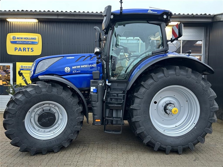 New Holland T7.300 AC - Traktorer - Traktorer 4 wd - 2