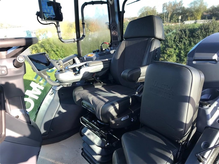 Valtra N175 Versu Black Editions Med AutoComfort Affjedret kabine - Traktorer - Traktorer 4 wd - 6