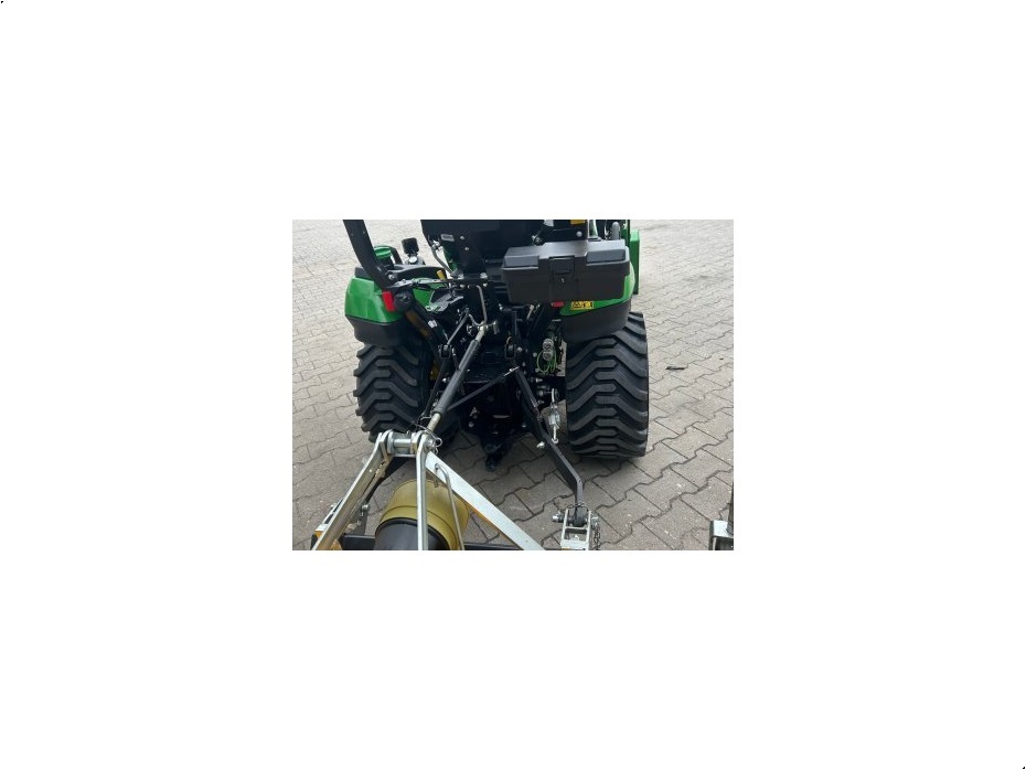 John Deere 1026R - Traktorer - Kompakt traktorer - 7