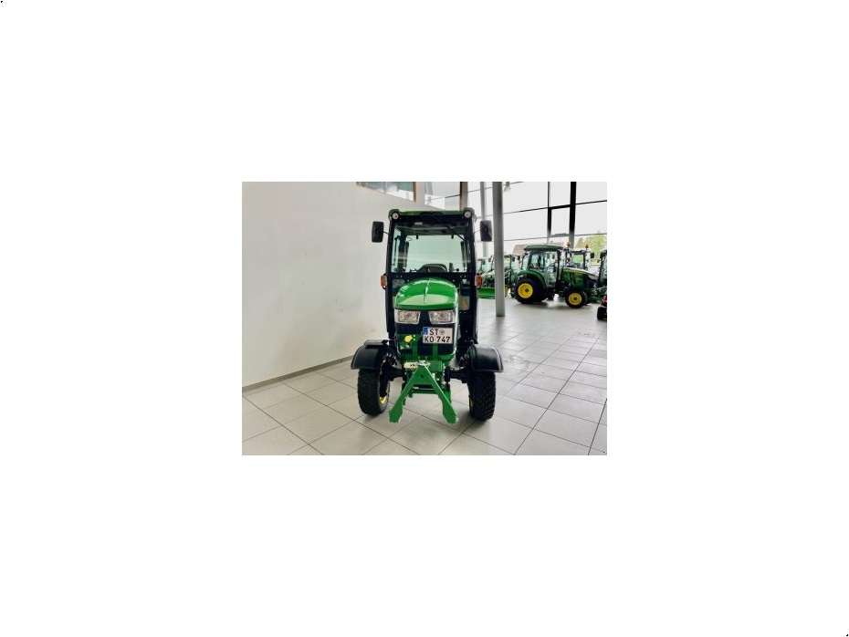 John Deere 2038R - Traktorer - Kompakt traktorer - 5