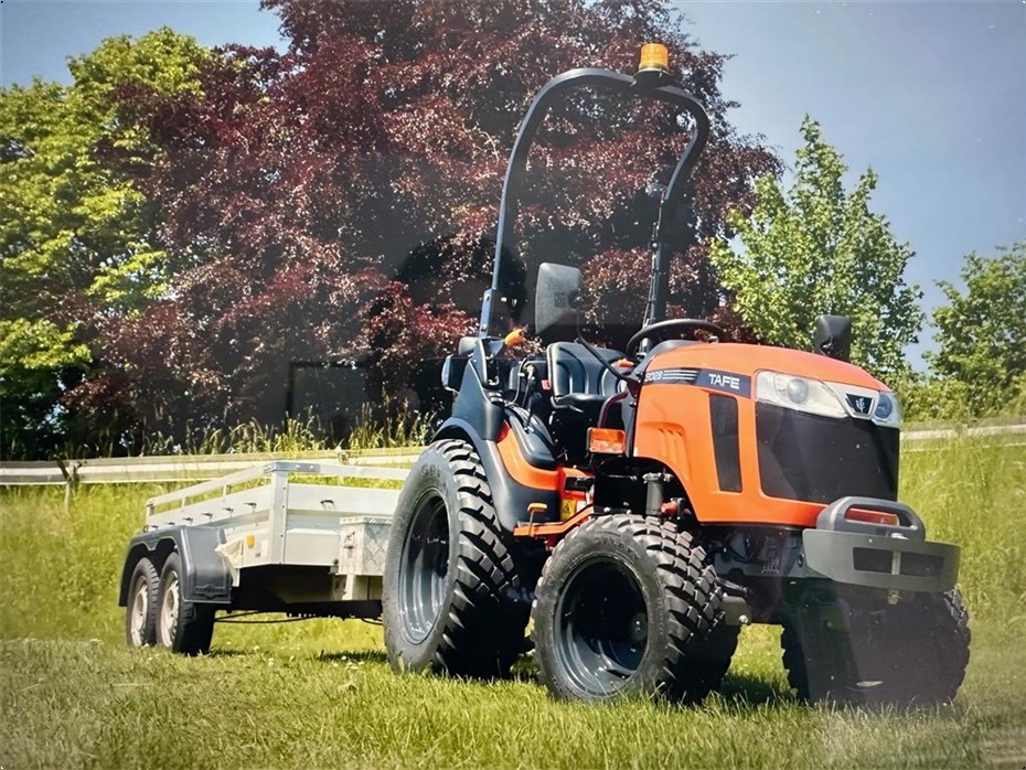 Tafe 6028 Med Frontlæsser - Traktorer - Kompakt traktorer - 14