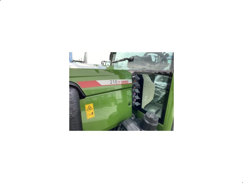 Fendt 210 Vario F - Traktorer - Kompakt traktorer - 7