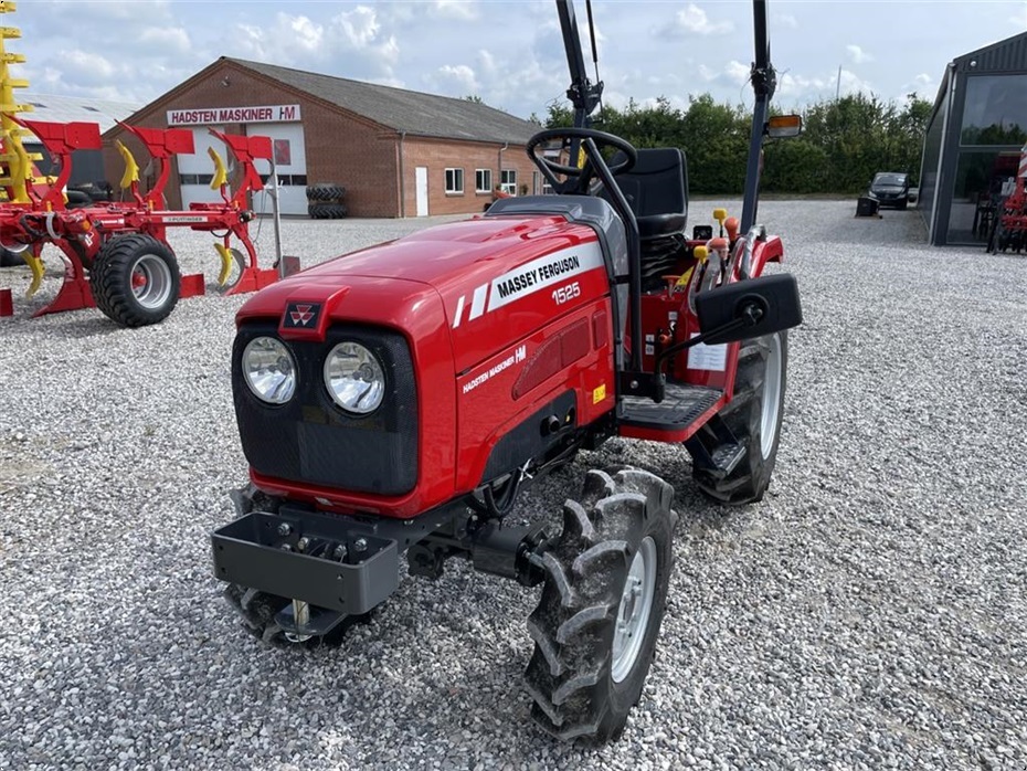 Massey Ferguson 1525 Hydrostatic - Traktorer - Kompakt traktorer - 3