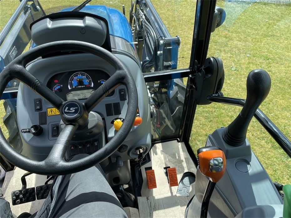 LS MT3.50 HST Kabin - Traktorer - Kompakt traktorer - 15
