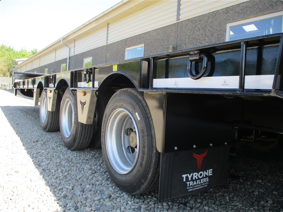 Tyrone 27TLL Lang model, Affjedret træk og affjedret aksler. med hydrauliske ramper og værktøjskasse - Vogne - Maskintransportvogne - 8