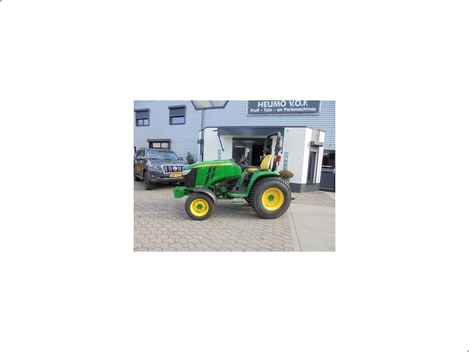 John Deere 3045R - Traktorer - Traktorer 2 wd - 4