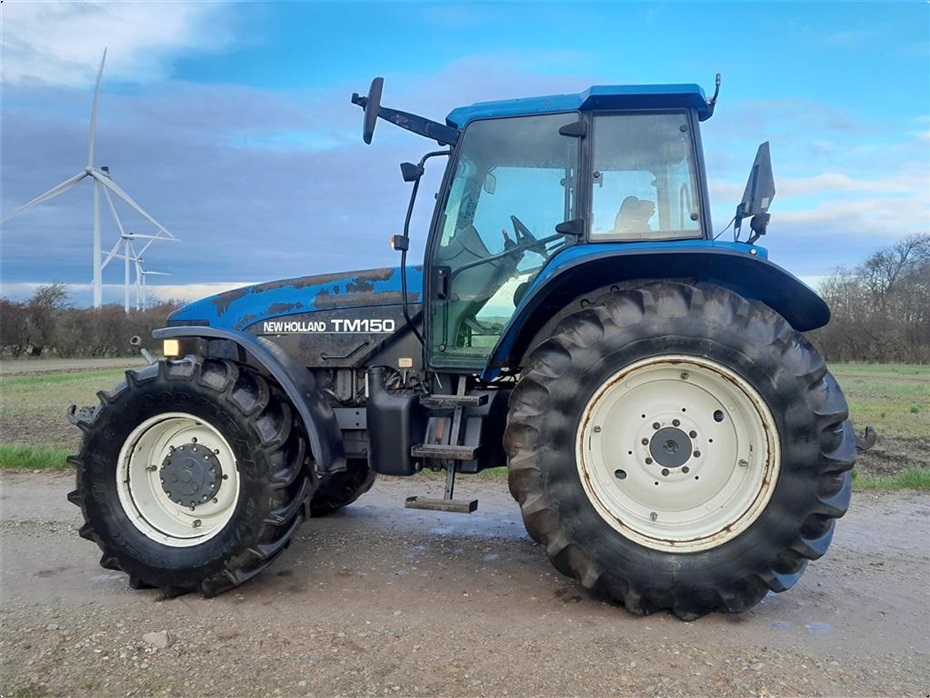New Holland TM 150 alm foraksel frontlift. - Traktorer - Traktorer 4 wd - 5