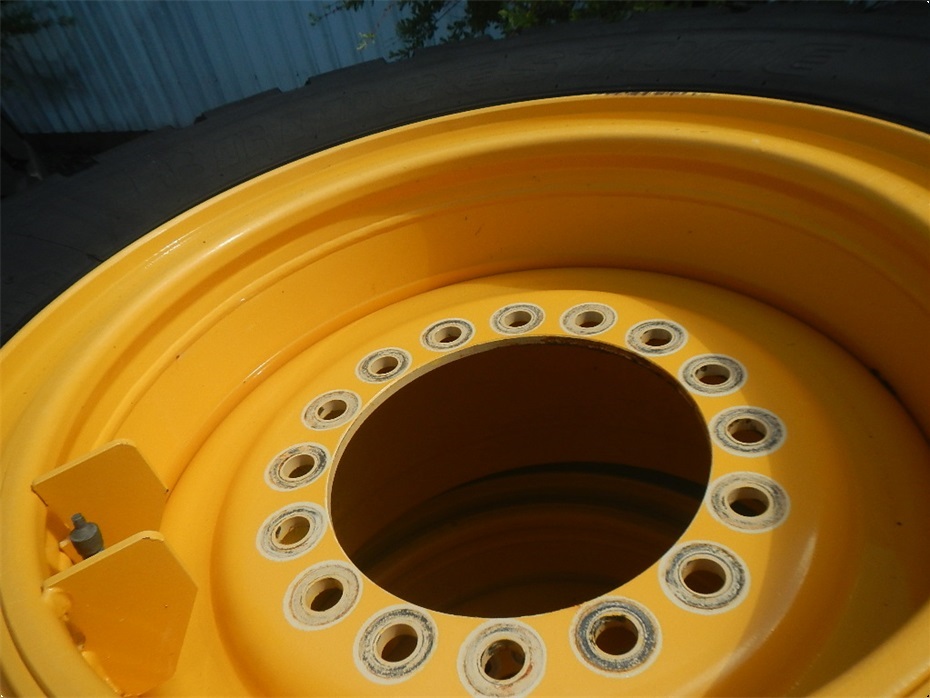 Bridgestone 20.5R25 D254 - Hjul/larvefødder - Komplette hjul - 6