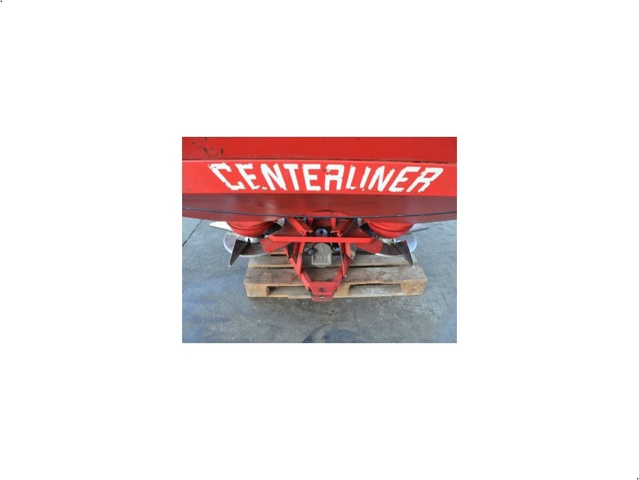 - - - Centerliner SL - ein top 2.000-Liter Kunstdüngerstreuer mit hydraulischer Grenzstreueinrichtung - Gødningsmaskiner - Liftophængte gødningsspredere - 2