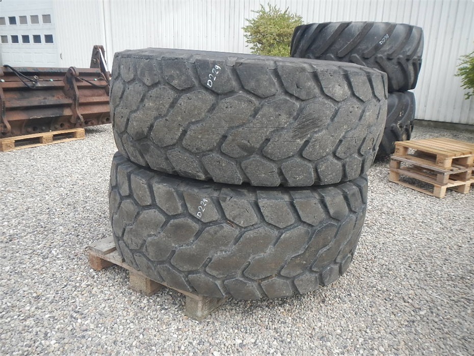 Bridgestone 20.5R25 D229 - Hjul/larvefødder - Dæk - 2