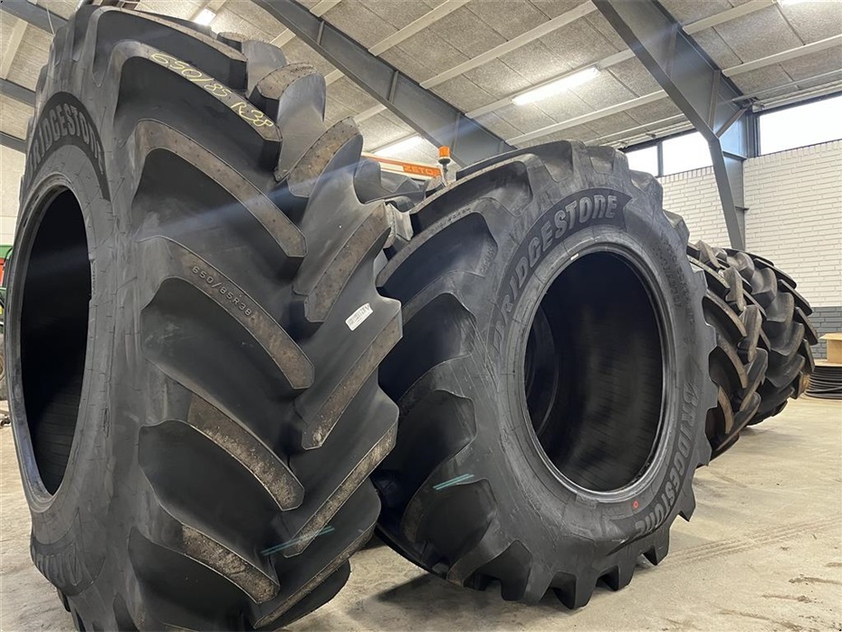 Bridgestone Klar til omgående montering - Traktor tilbehør - Dæk - 1
