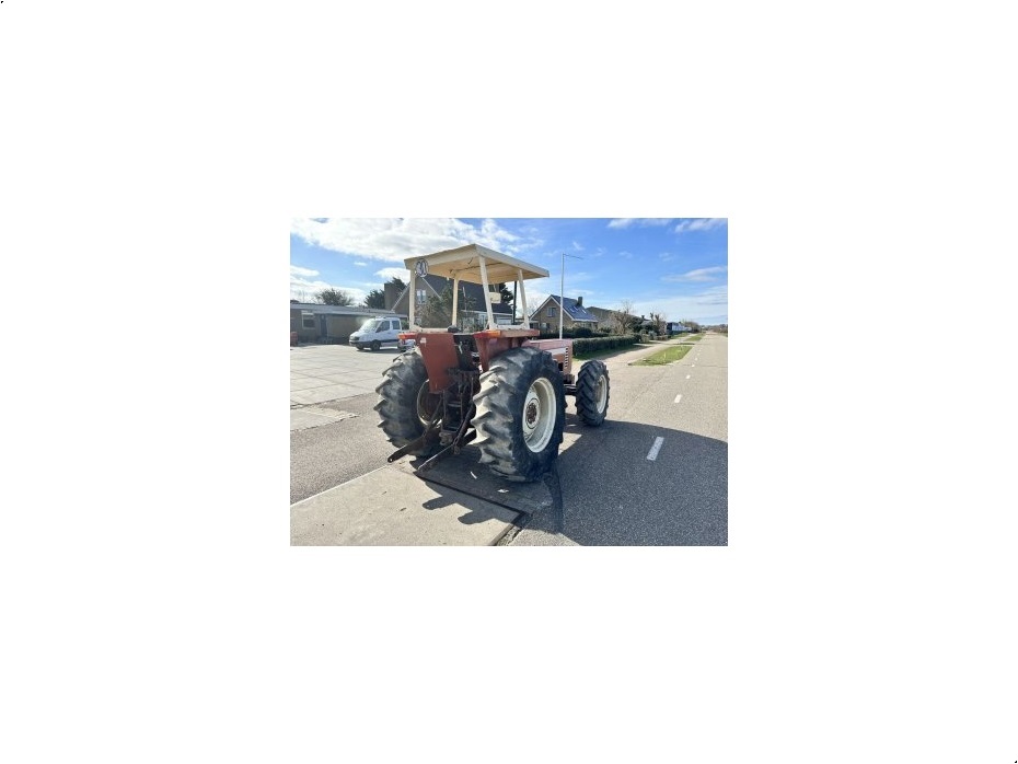- - - 766 DT - Traktorer - Traktorer 2 wd - 8