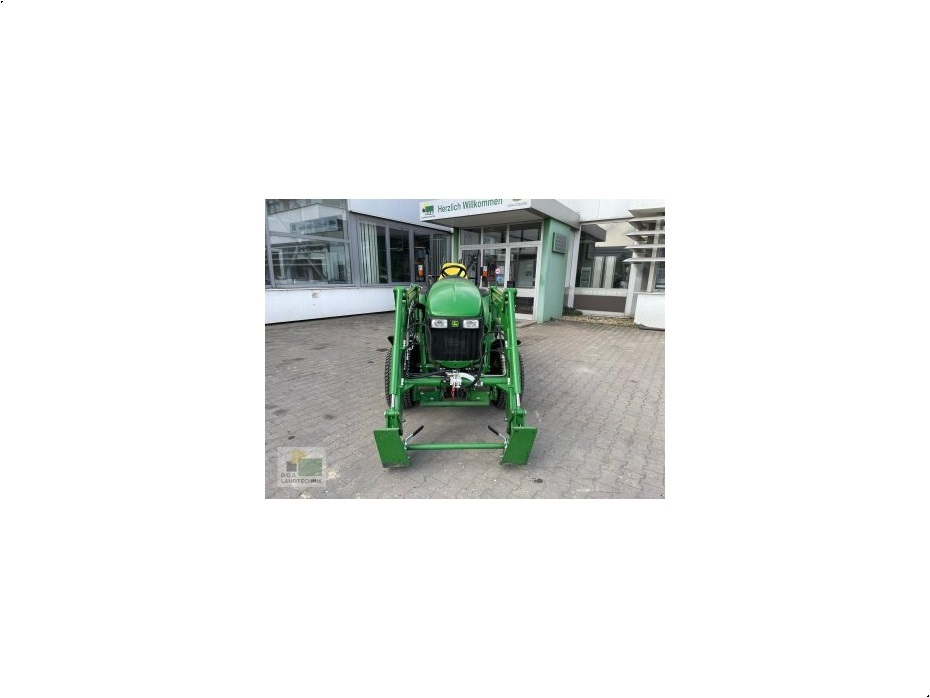 John Deere 3520 e-hydro - Traktorer - Kompakt traktorer - 2