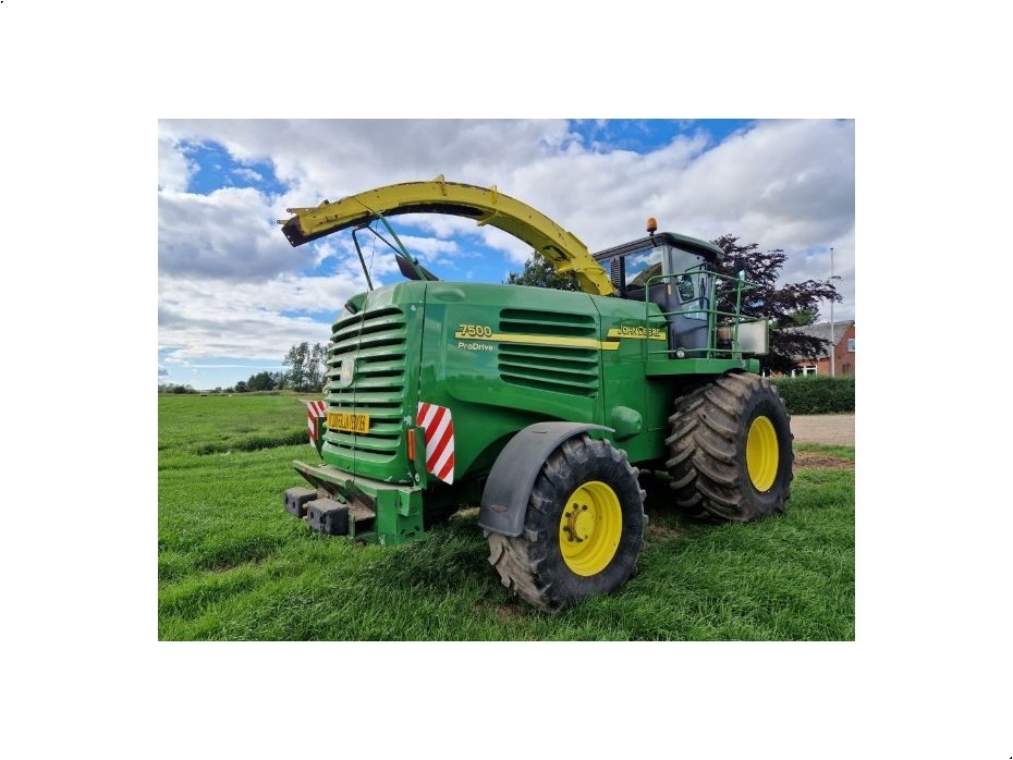 John Deere 7500 gårdmaskine - Høstmaskiner - Selvkørende finsnittere - 4
