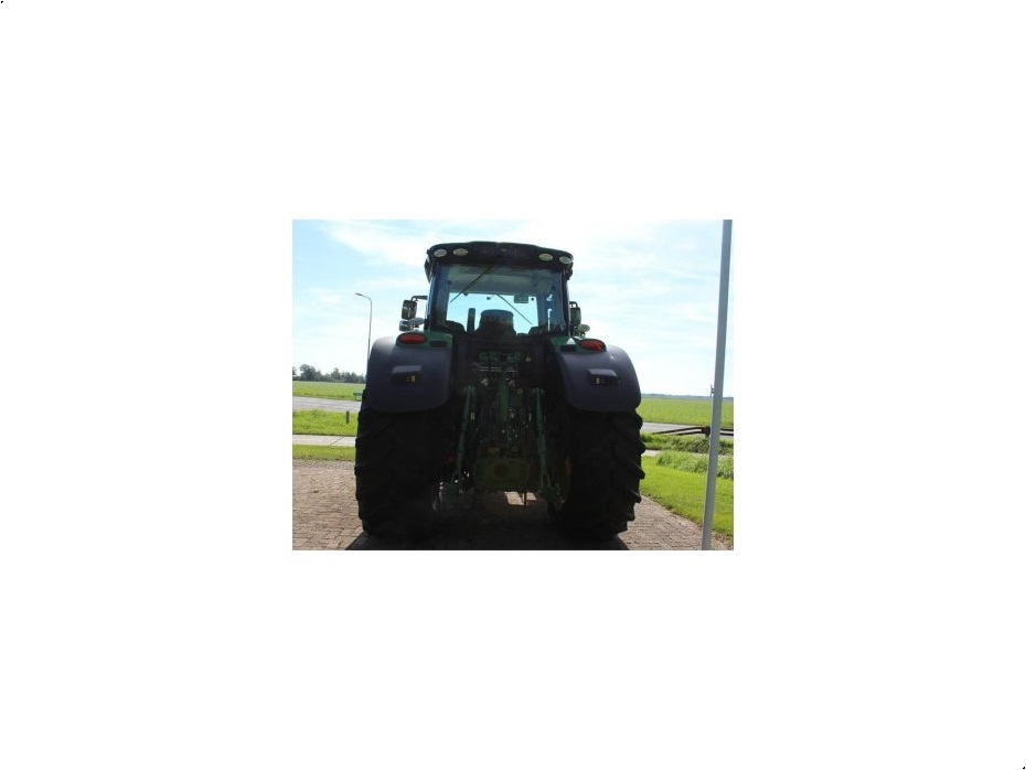 John Deere 6215R - Traktorer - Traktorer 2 wd - 4
