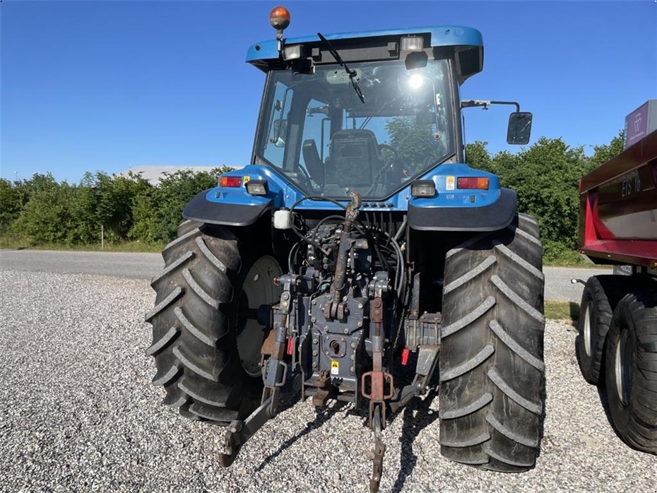 New Holland 8670 SuperSteer og frontlift - Traktorer - Traktorer 4 wd - 3