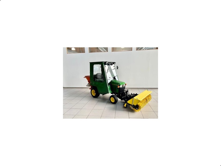 John Deere 415 - Traktorer - Kompakt traktorer - 2