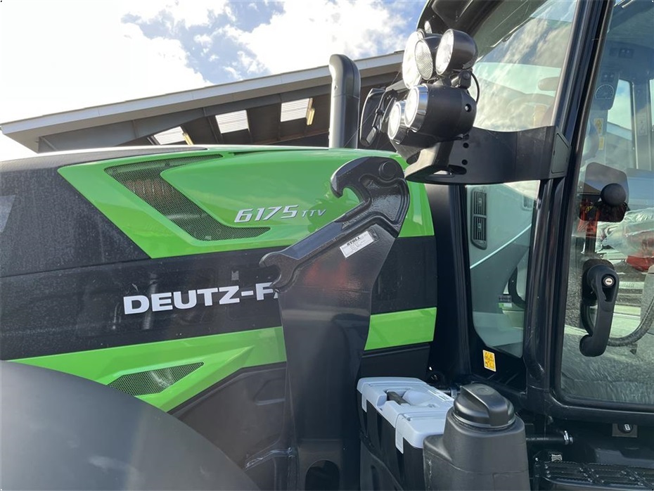 Deutz-Fahr 6175 TTV Med læsserbeslag - Traktorer - Traktorer 4 wd - 9