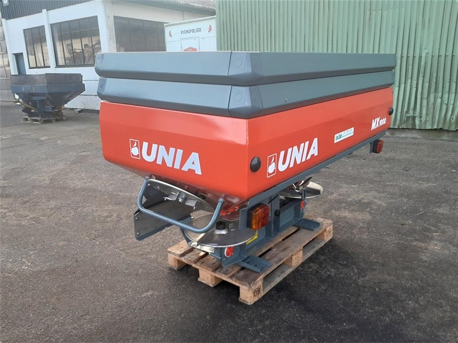 Unia MX 1600 - Gødningsmaskiner - Liftophængte gødningspredere - 3